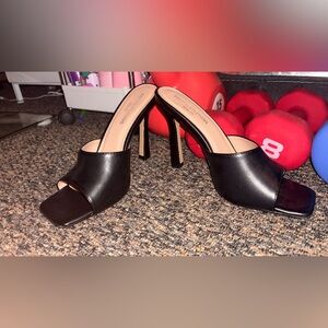 PrettyLittleThing Sleek Black Heels
